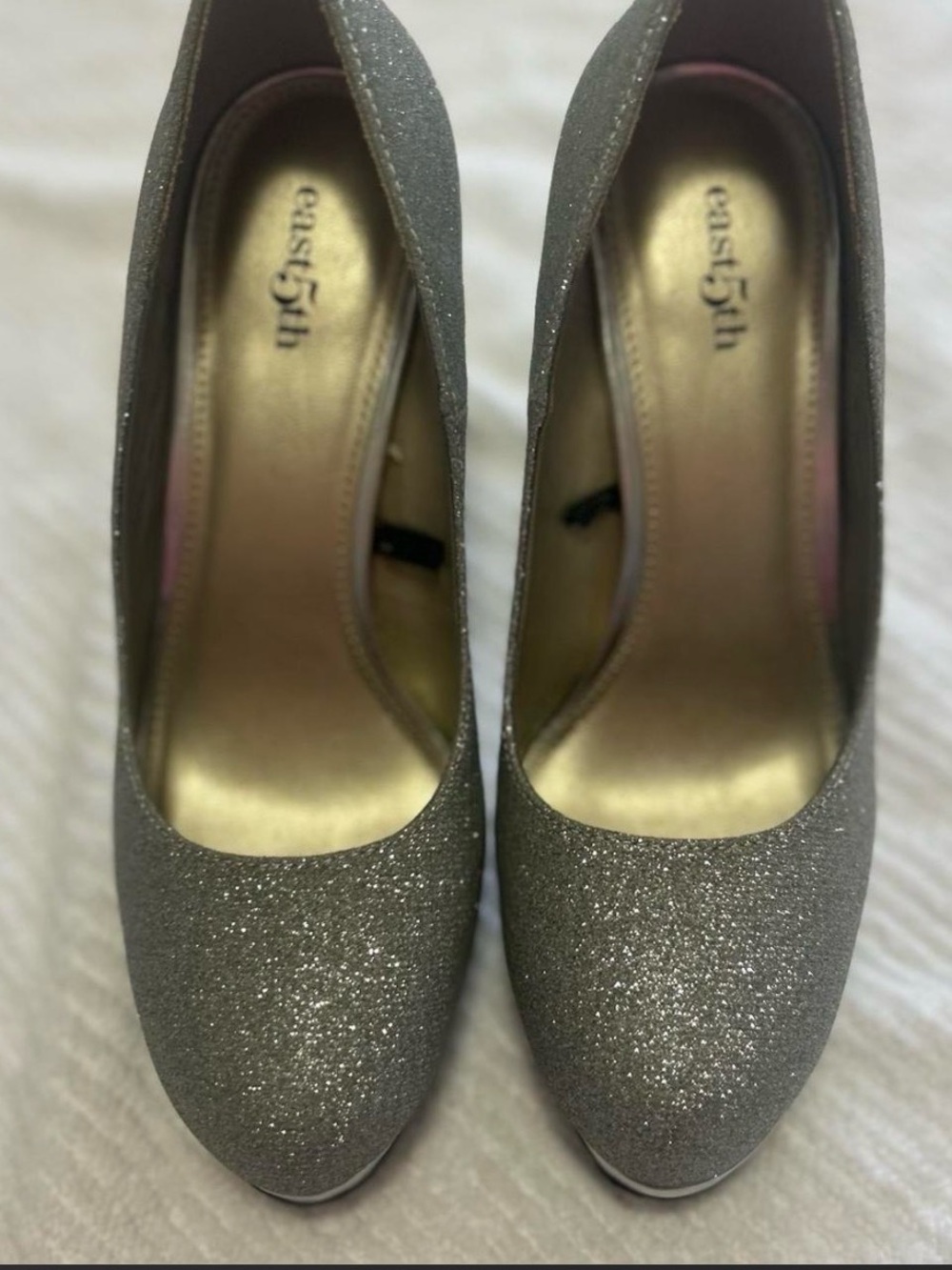 East 5th Silver Glitter Round-Toe Pumps